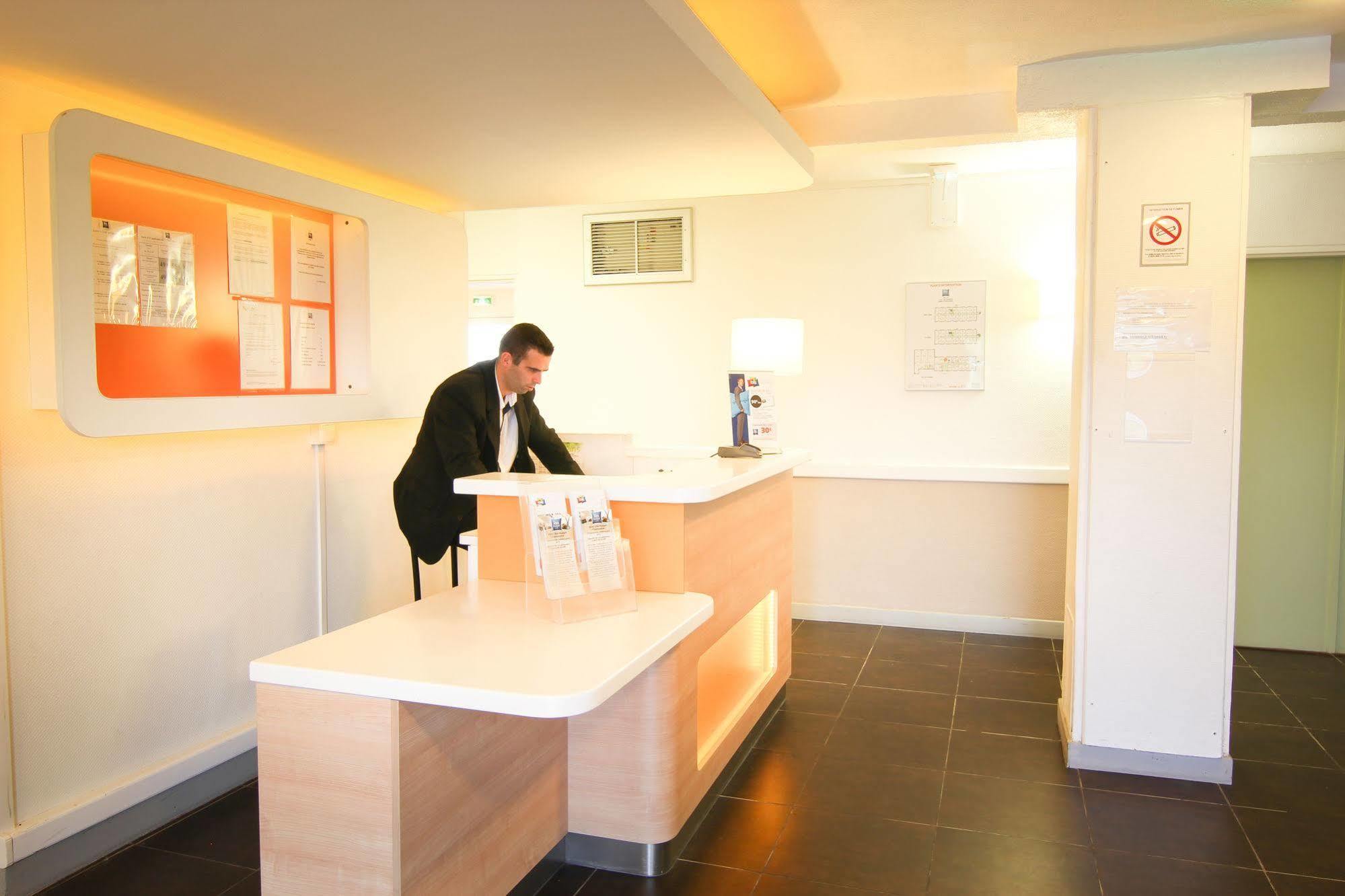 Ibis Budget Chateaudun Ngoại thất bức ảnh